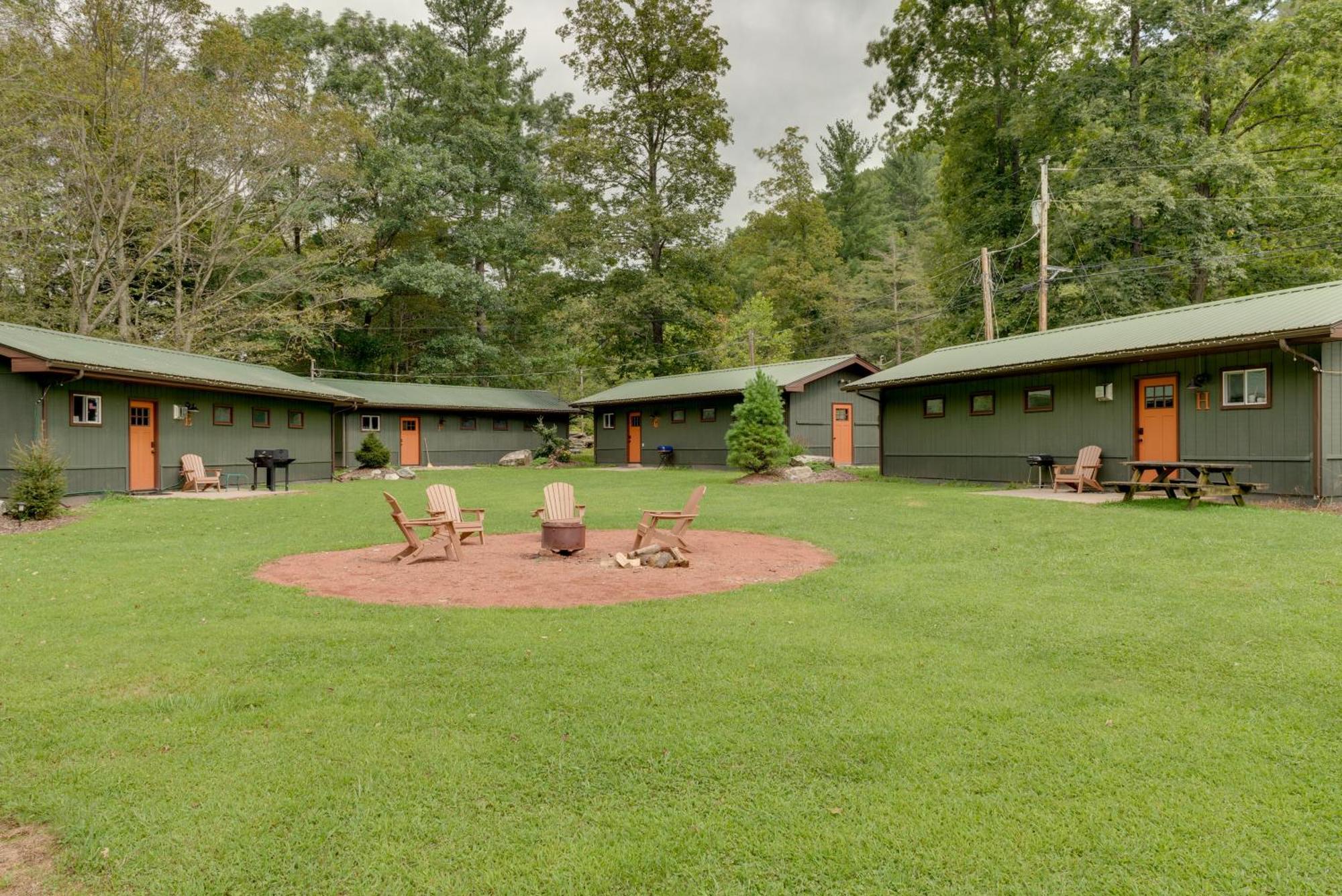 Cabin With Fireplace 9 Mi To Worlds End State Park Villa Hillsgrove Exterior photo