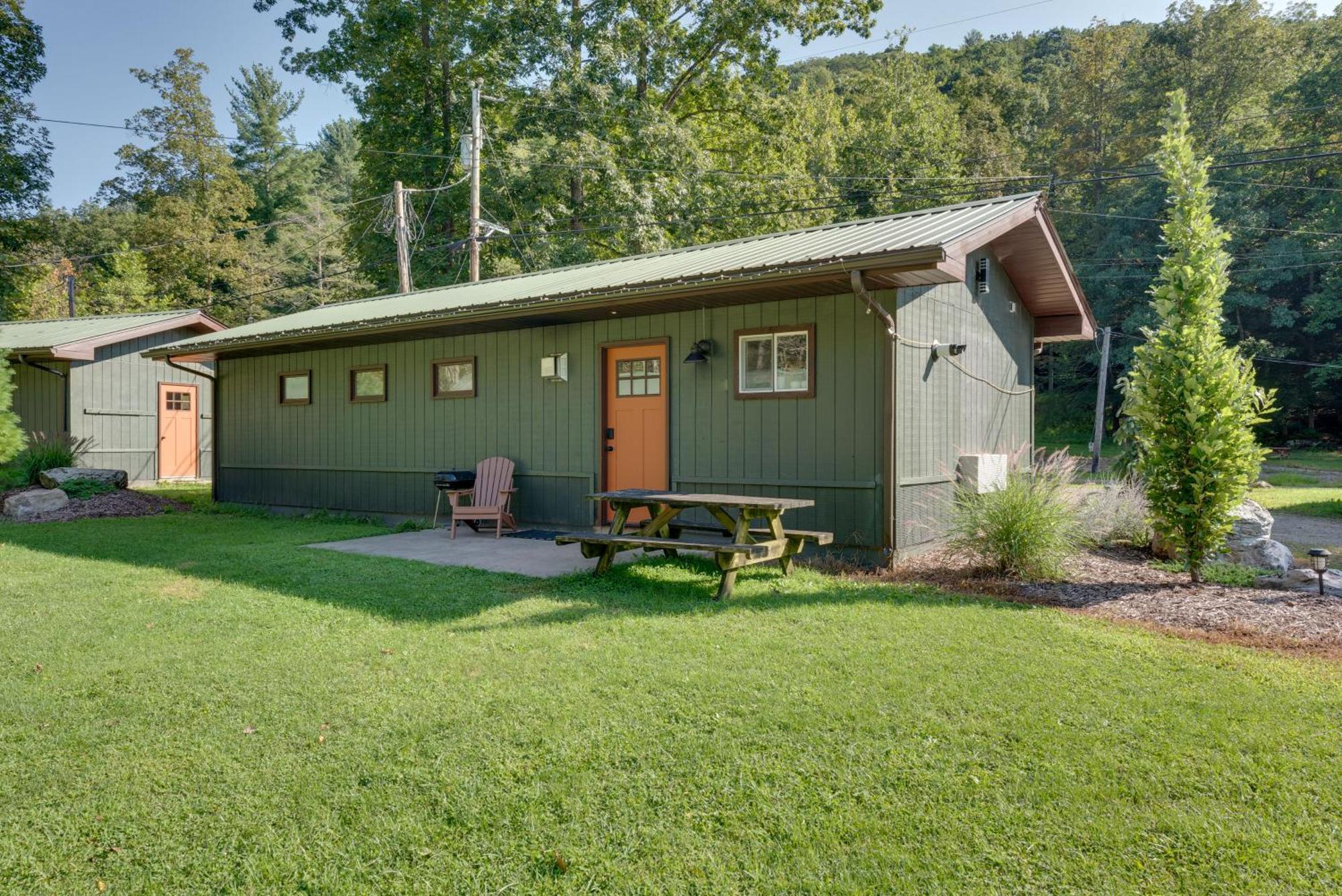 Cabin With Fireplace 9 Mi To Worlds End State Park Villa Hillsgrove Exterior photo